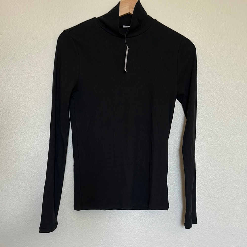 GAP Black Ribbed Turtleneck Sweater